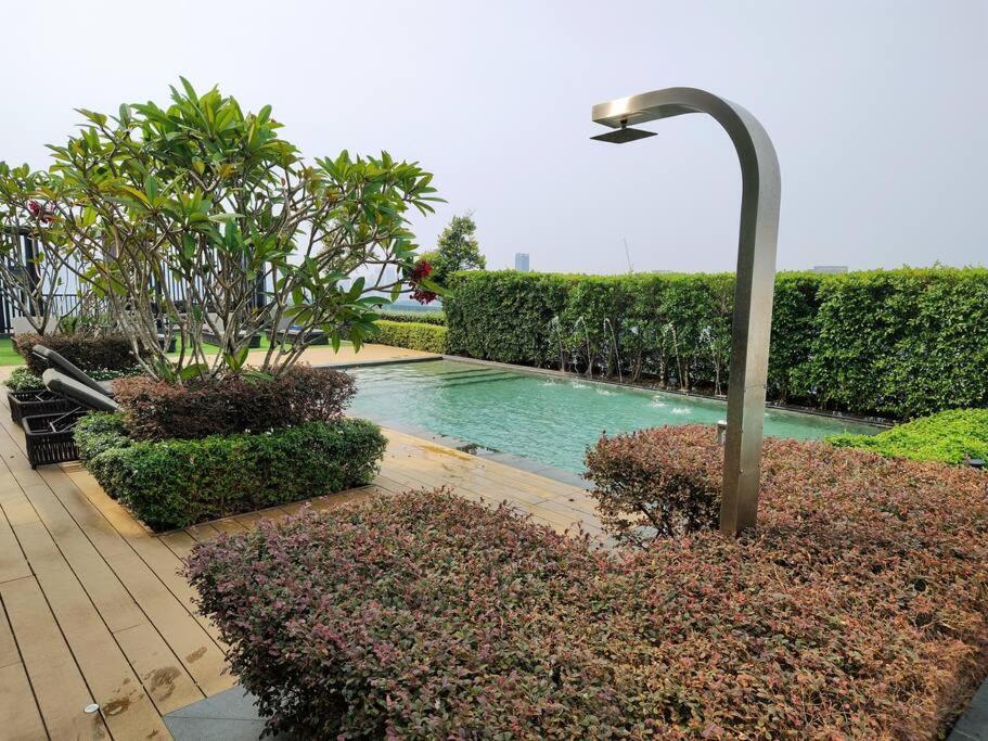 Infinity Pool 2Br Suite 7Pax @Beacon @Georgetown Екстер'єр фото